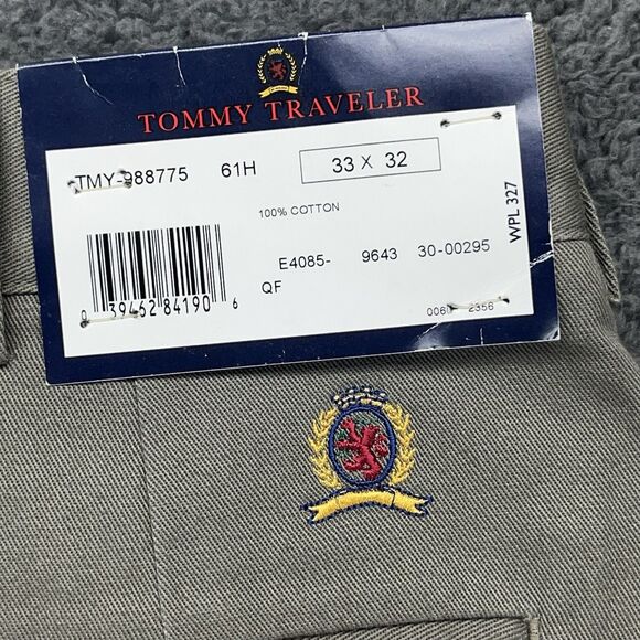 Tommy Hilfiger Traveler Khakis Pants Beige Pleated Mens Size 33x32 NEW With Tags - Picture 4 of 5